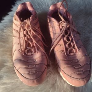 Nike TNT Pink Sneakers.